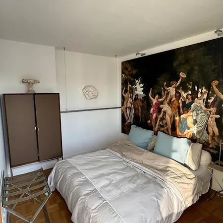 Canal Saint Martin Apartment