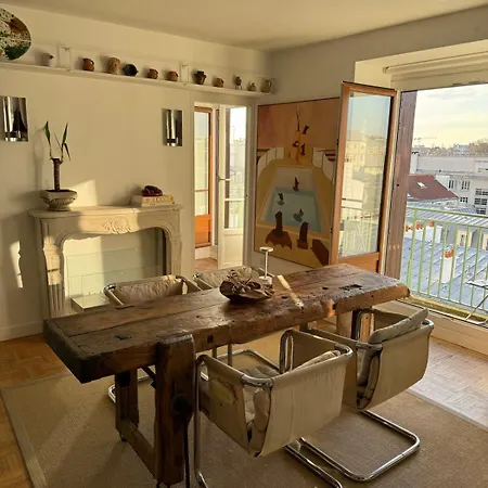 Canal Saint Martin Apartment